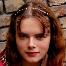 Анна Насрединова